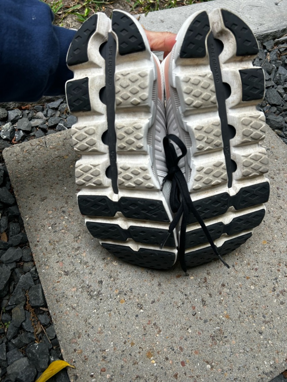 On Cloud Running shoe womens 10 - Picture 2 of 6